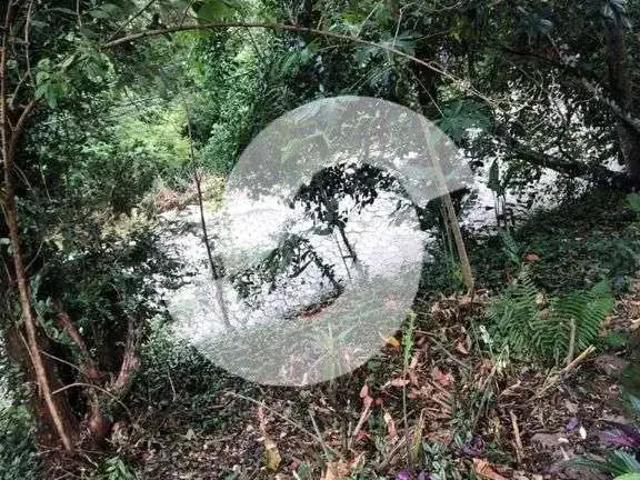 Terreno em Condomínio para Venda em Niterói/RJ Mata Paca