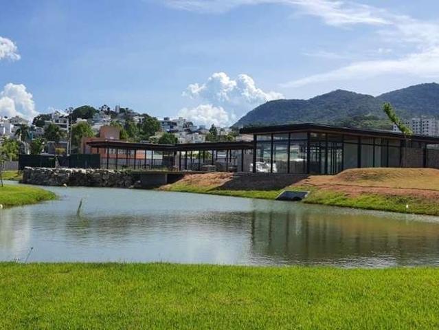 Terreno em Condomínio para Venda em Palhoça/SC Pedra Branca