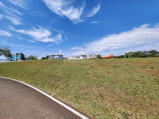 Terreno em Condomínio para Venda em Pardinho/SP Ninho Verde