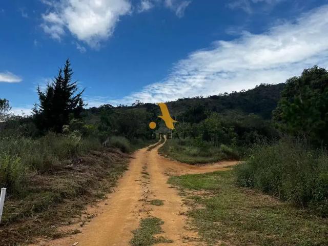 Terreno em Condomínio para Venda em Petrópolis/RJ Araras