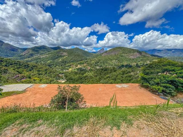 Terreno em Condomínio para Venda em Petrópolis/RJ Itaipava