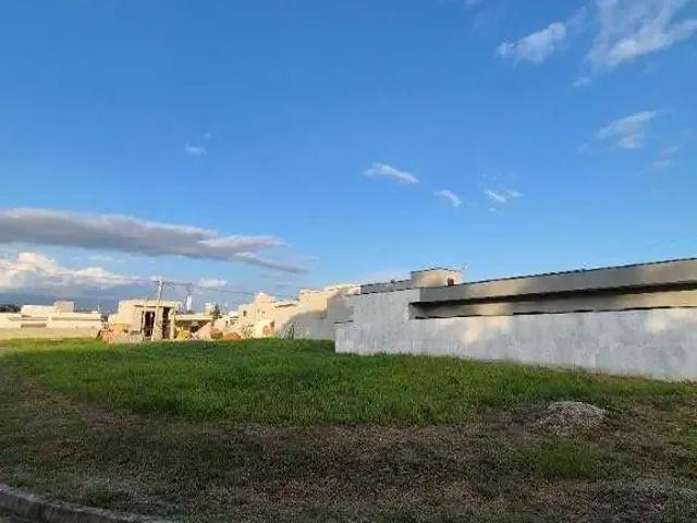 Terreno em Condomínio para Venda em Pindamonhangaba/SP Parque das Nações