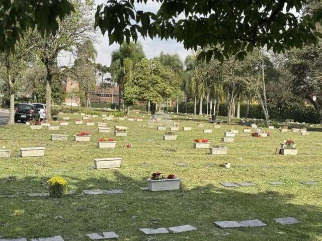 Terreno em Condomínio para Venda em Pinhais/PR Atuba