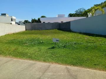 Terreno em Condomínio para Venda em Rio das Ostras/RJ Extensão do Bosque