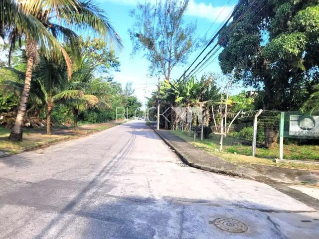 Terreno em Condomínio para Venda em Rio de Janeiro/RJ Vargem Pequena