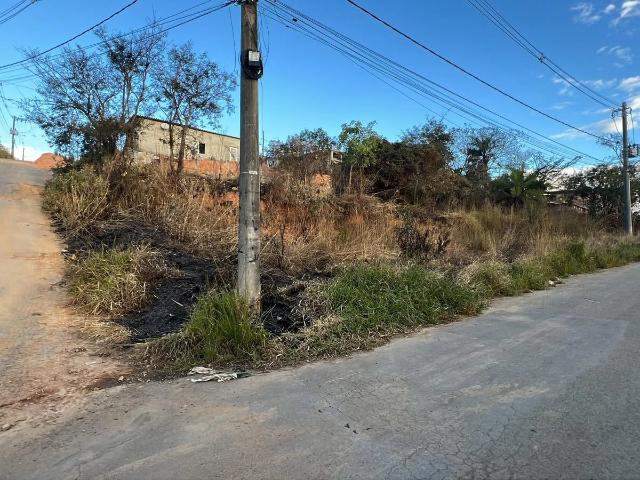 Terreno em Condomínio para Venda em Ribeirão das Neves/MG Belvedere