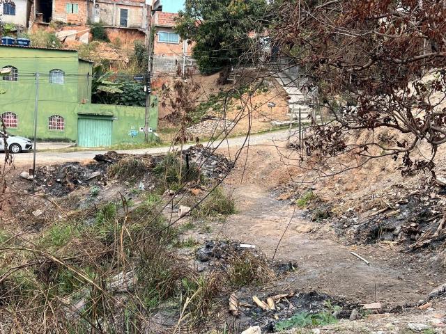 Terreno em Condomínio para Venda em Ribeirão das Neves/MG Cidade Neviana