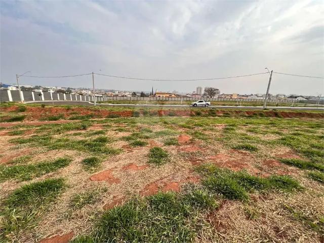 Terreno em Condomínio para Venda em São Carlos/SP Parque Faber Castell II