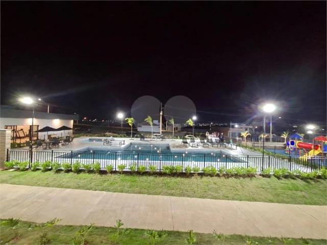 Terreno em Condomínio para Venda em São Carlos/SP Residencial Parati 3 Quartos