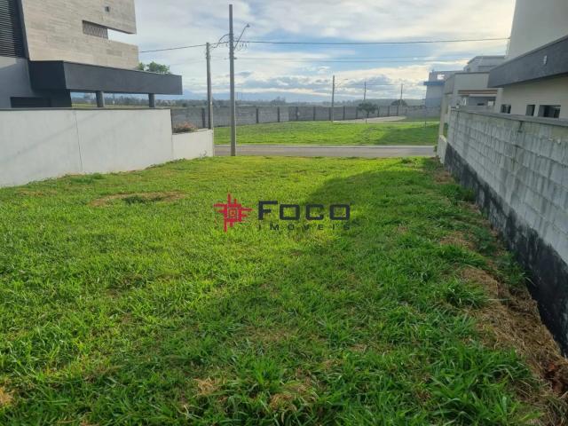 Terreno em Condomínio para Venda em São José dos Campos/SP Loteamento Floresta
