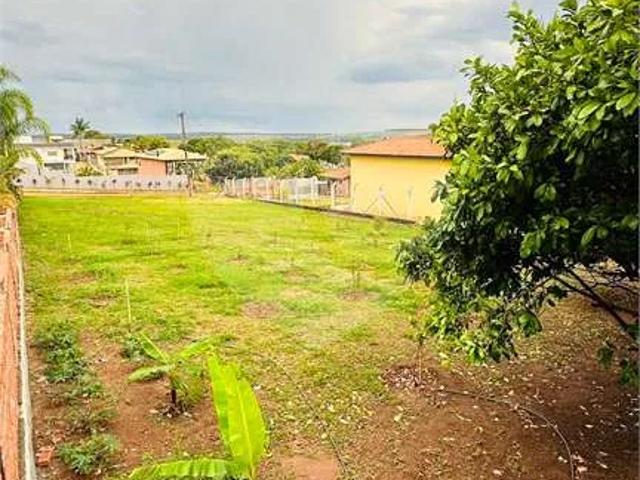 Terreno em Condomínio para Venda em Santa Maria da Serra/SP Centro