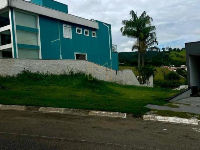 Terreno em Condomínio para Venda em Santana de Parnaíba, Suru