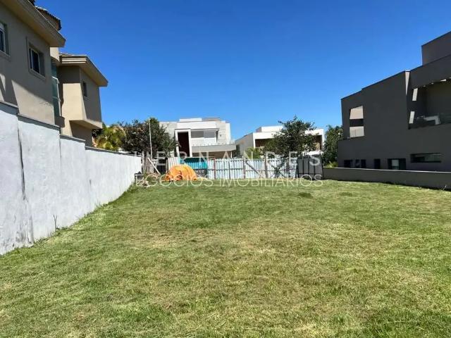 Terreno em Condomínio para Venda em Santana de Parnaíba/SP Alphaville