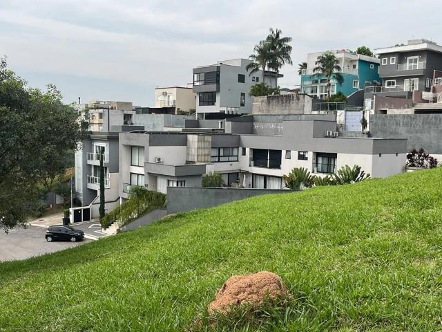 Terreno em Condomínio para Venda em Santana de Parnaíba/SP Suru