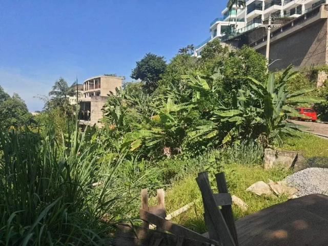 Terreno em Condomínio para Venda em Santos/SP Morro Santa Terezinha