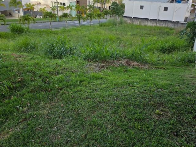 Terreno em Condomínio para Venda em Salvador/BA Alphaville II