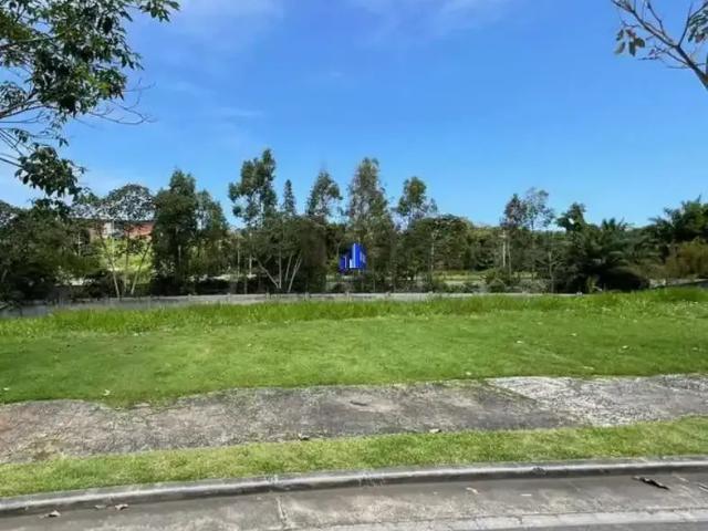 Terreno em Condomínio para Venda em Salvador/BA Alphaville II 1 Quartos