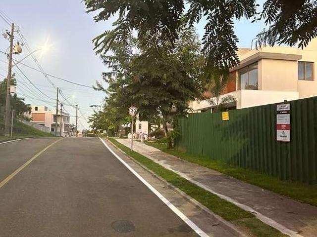 Terreno em Condomínio para Venda em Salvador/BA Alphaville II