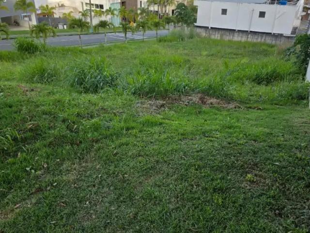 Terreno em Condomínio para Venda em Salvador/BA Alphaville II