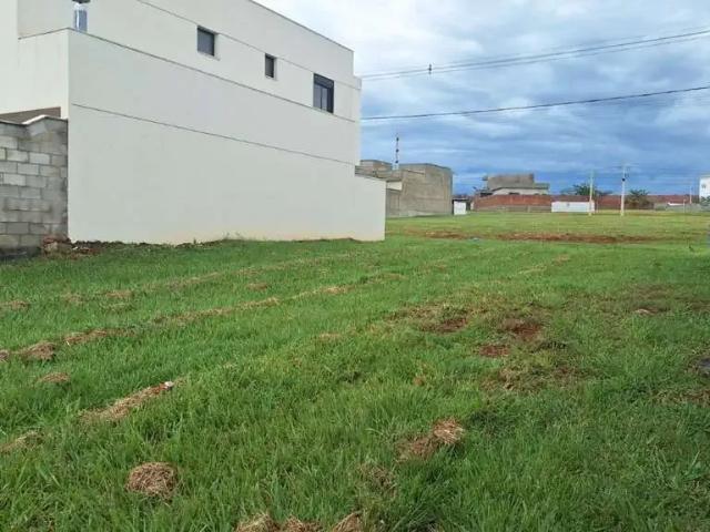 Terreno em Condomínio para Venda em Senador Canedo/GO Jardins Parma