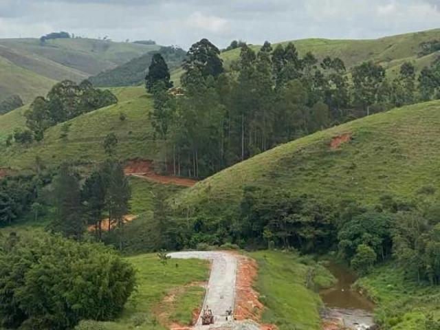 Terreno em Condomínio Recanto da Cachoeira com m² por R$210.000,00