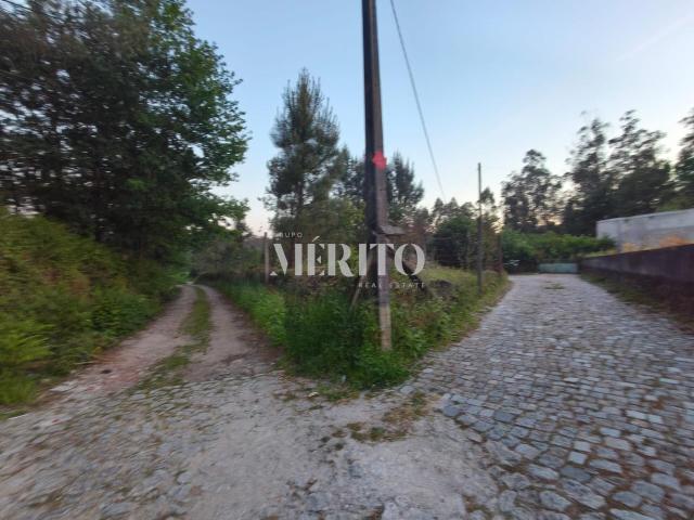 Terreno em Cossourado próximo do Rio Neiva e da Estrada Nacional 204