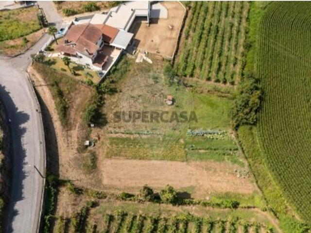 Terreno em Crespos e Pousada