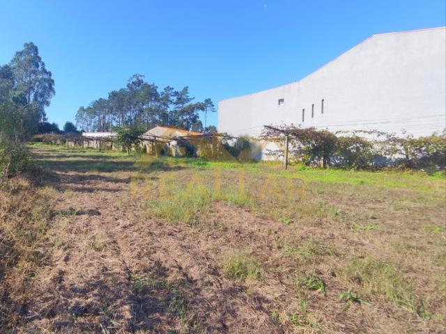 Terreno ideal para moradia de sonho 1600 m²,90% construção
