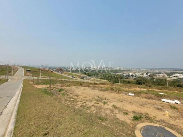 Terreno em Declive com 330m² no Condomínio Terras Alpha | Urbanova