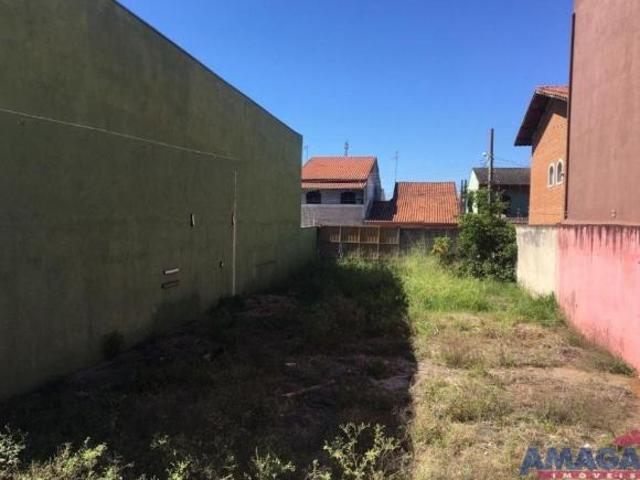 Terreno em Jacareí, no bairro Parque dos Príncipes, à venda