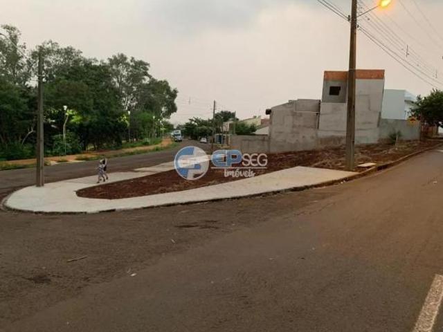 Terreno em Lagoa Dourada, Londrina/PR de 518m² à venda por R$ 420.000,00