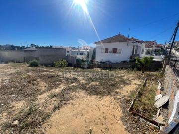 Terreno em Laranjeiro e Feijó