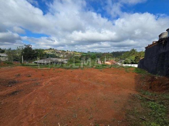 Terreno em Loteamento Fechado Antes do Centro de Ibiúna!