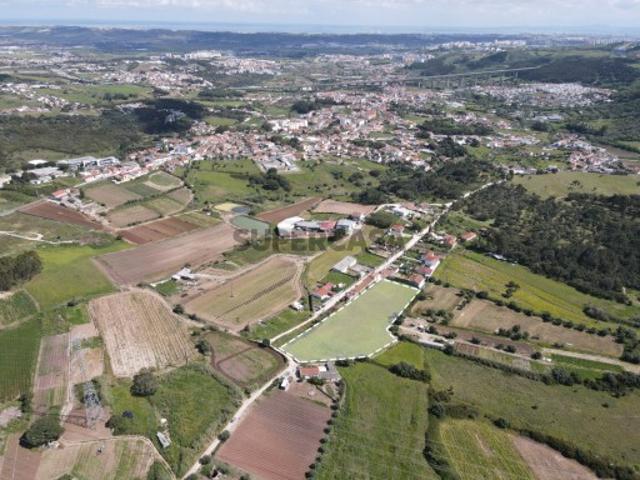 Terreno em Loures com aproximadamente 8000m2