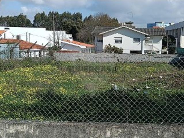 Terreno em Paços de Brandão