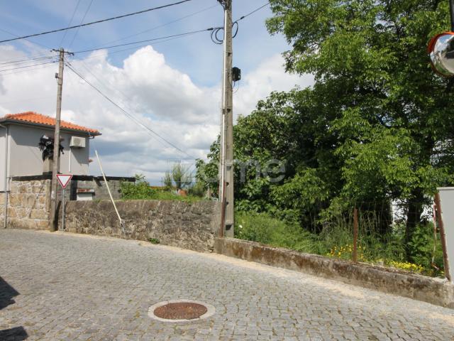 Terreno em Passos de S. Julião