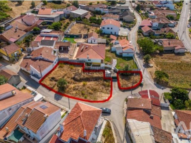 Terreno em Parceiros e Azoia de 725,00 m²