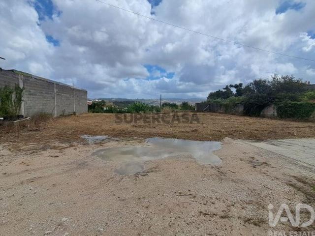 Terreno em Parceiros e Azoia