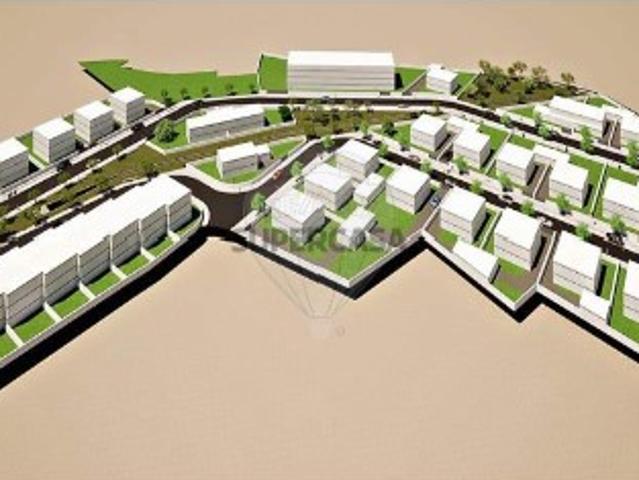 Terreno em Peso da Régua e Godim