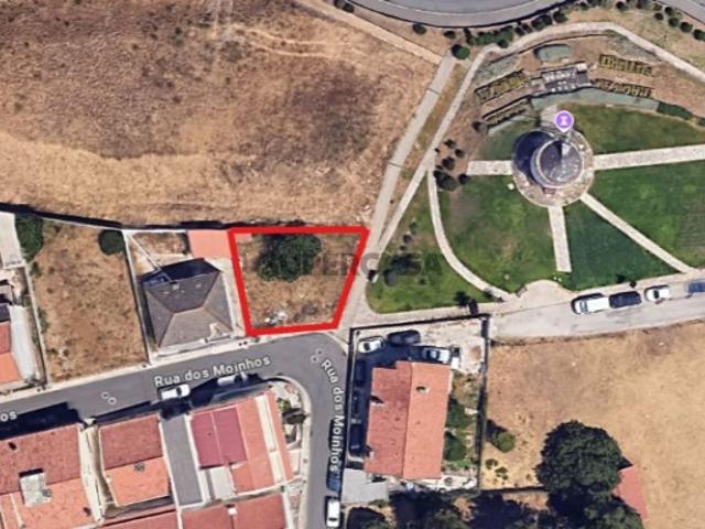 Terreno em Pontinha e Famões