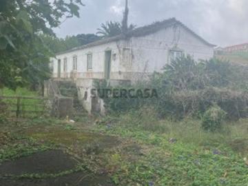 Fantástico terreno para investimento no concelho da Praia da Vitória