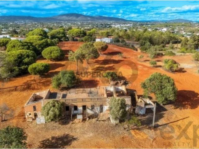 Terreno em Quelfes
