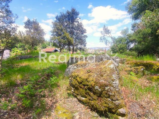 Terreno em Ruivães Vieira do Minho p/ Construção