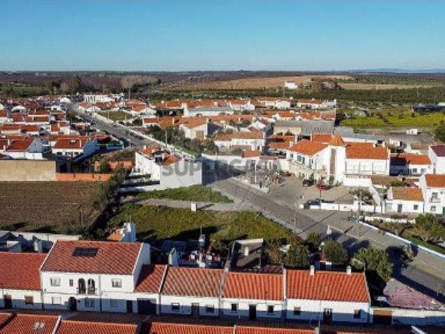 Terreno em São Manços e São Vicente do Pigeiro