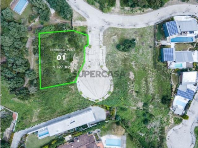 Terreno em S.Maria e S.Miguel, S.Martinho, S.Pedro Penaferrim