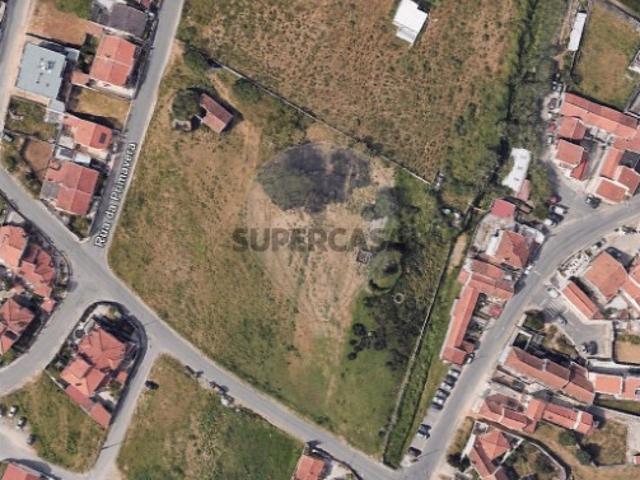 Terreno em S.Maria e S.Miguel, S.Martinho, S.Pedro Penaferrim