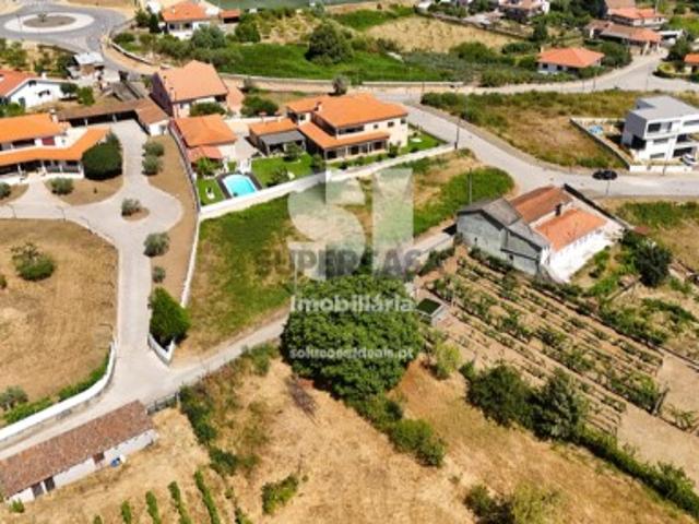 Terreno em Sabrosa