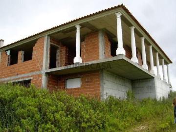 Terreno em Salir de Matos