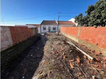 Terreno em Santiago Maior e São João Baptista