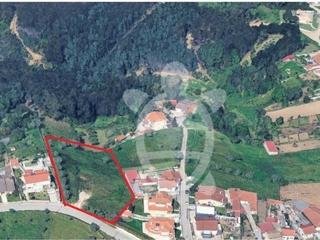 Terreno em Santo António dos Olivais